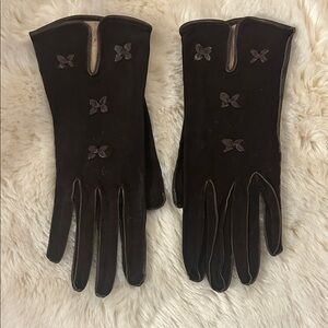 Elegant Chocolate Brown Kidskin and Suede Gloves with Bow Accents